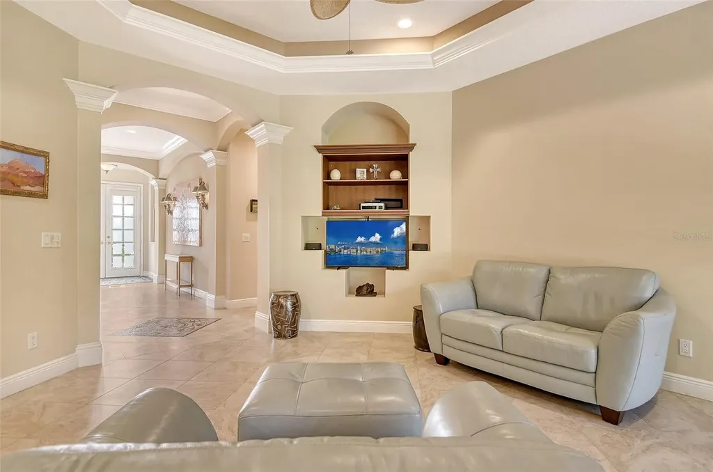 9032 Willow Brook Drive Sarasota FL 34238