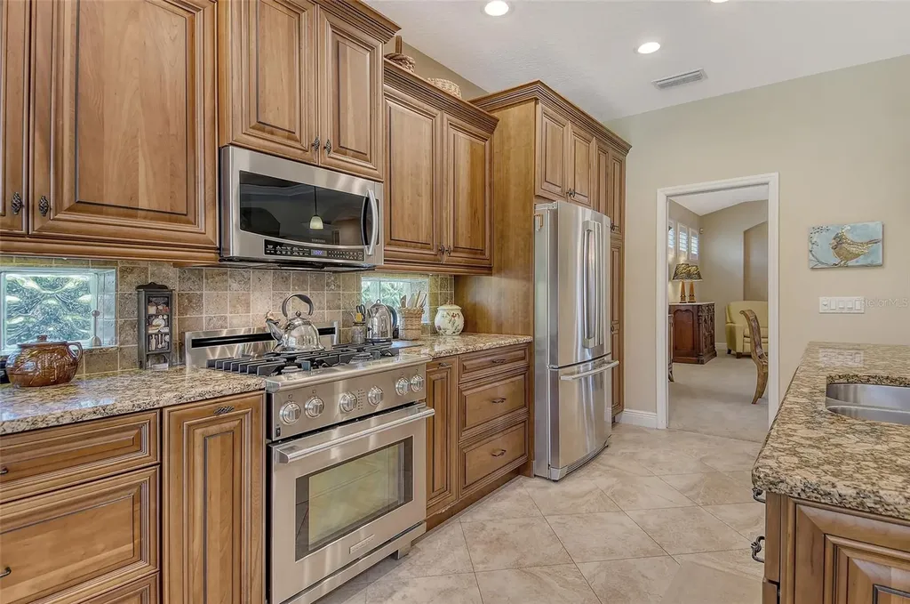 9032 Willow Brook Drive Sarasota FL 34238