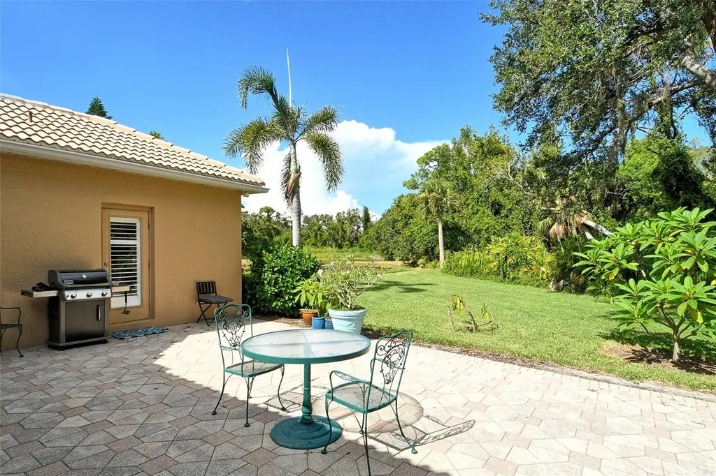 9032 Willow Brook Drive Sarasota FL 34238