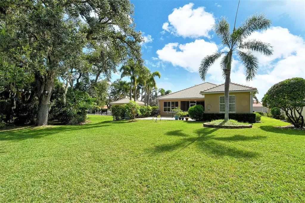 9032 Willow Brook Drive Sarasota FL 34238
