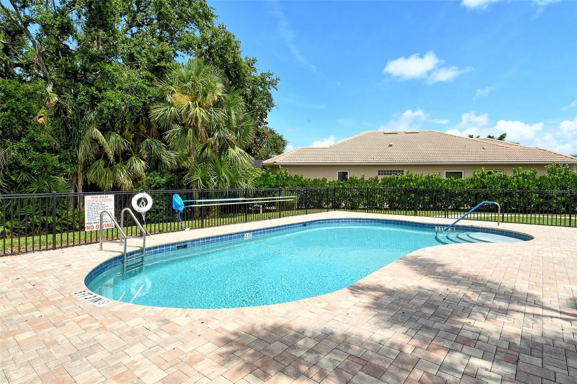 9032 Willow Brook Drive Sarasota FL 34238