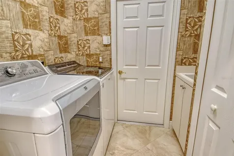 9032 Willow Brook Drive Sarasota FL 34238