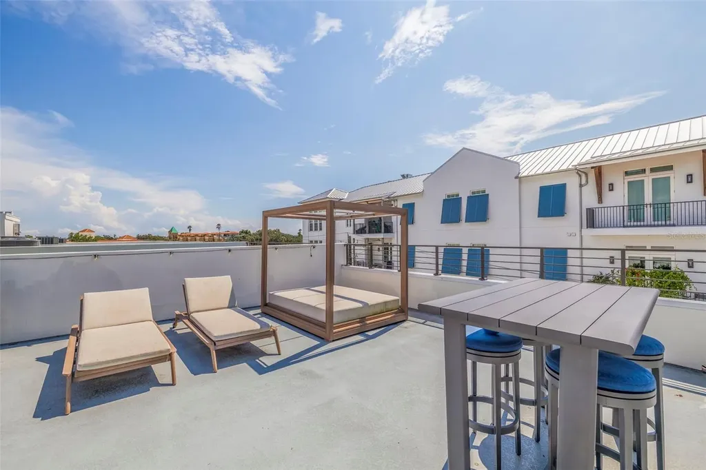 90 Columbia Drive Tampa FL 33606