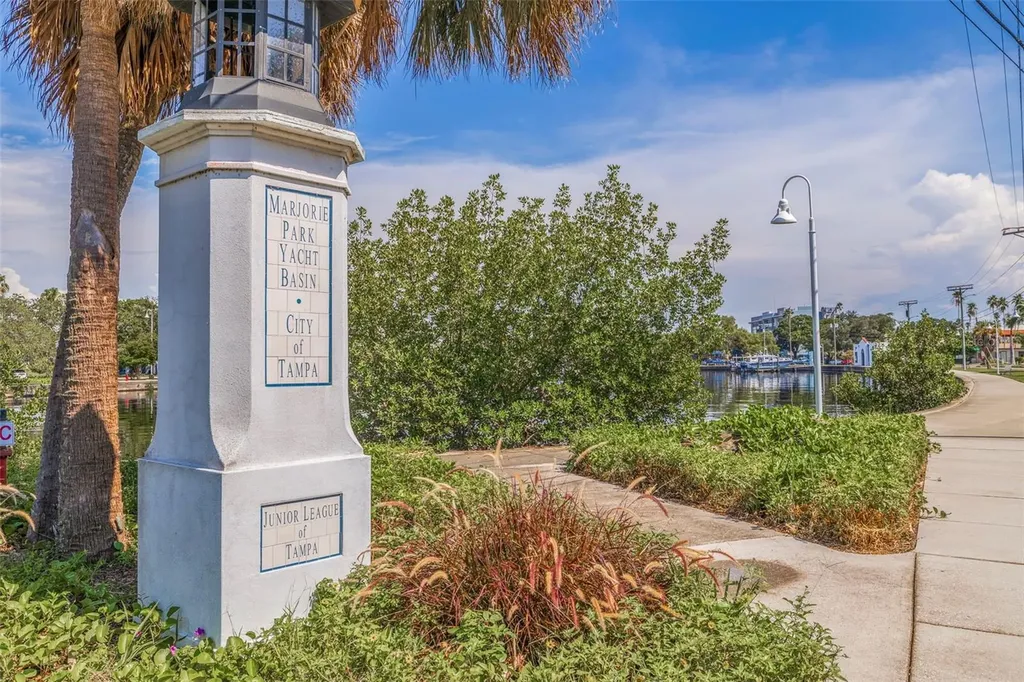 90 Columbia Drive Tampa FL 33606