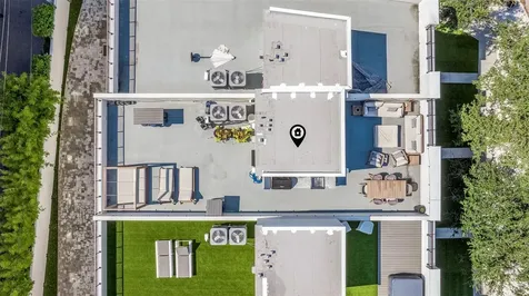 90 Columbia Drive Tampa FL 33606