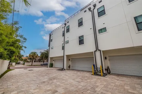 90 Columbia Drive Tampa FL 33606