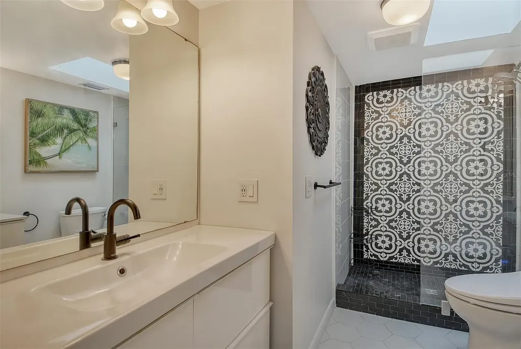 1473 Landings Circle Sarasota FL 34231