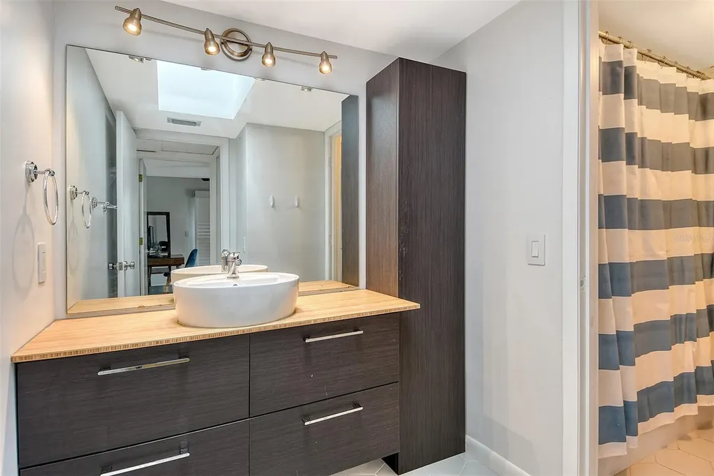 1473 Landings Circle Sarasota FL 34231