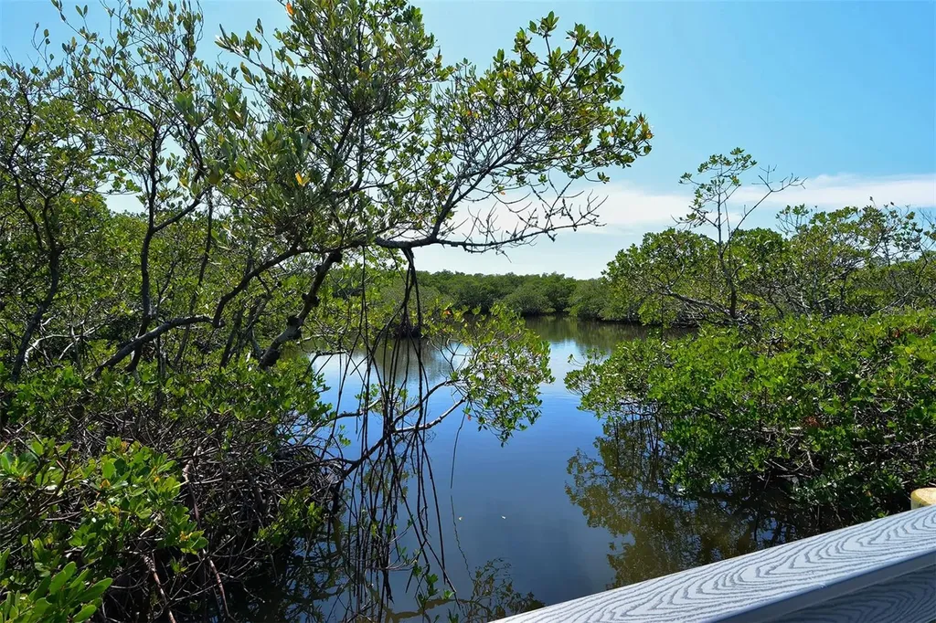 1473 Landings Circle Sarasota FL 34231