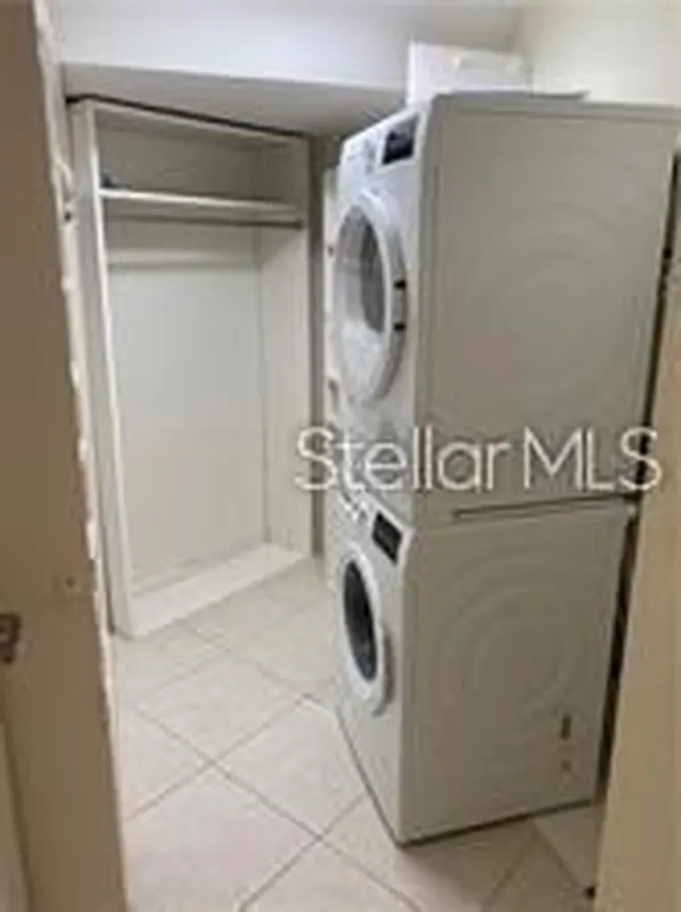 435 S Gulfstream Avenue Sarasota FL 34236