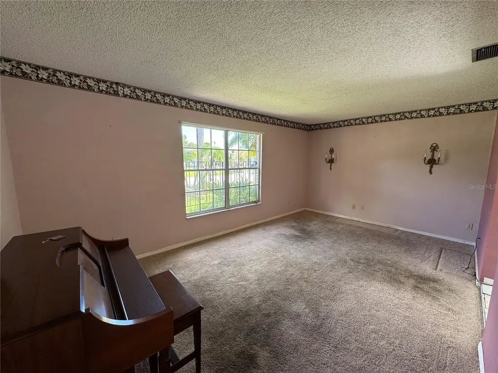 8 Felicia Court Palm Coast FL 32137