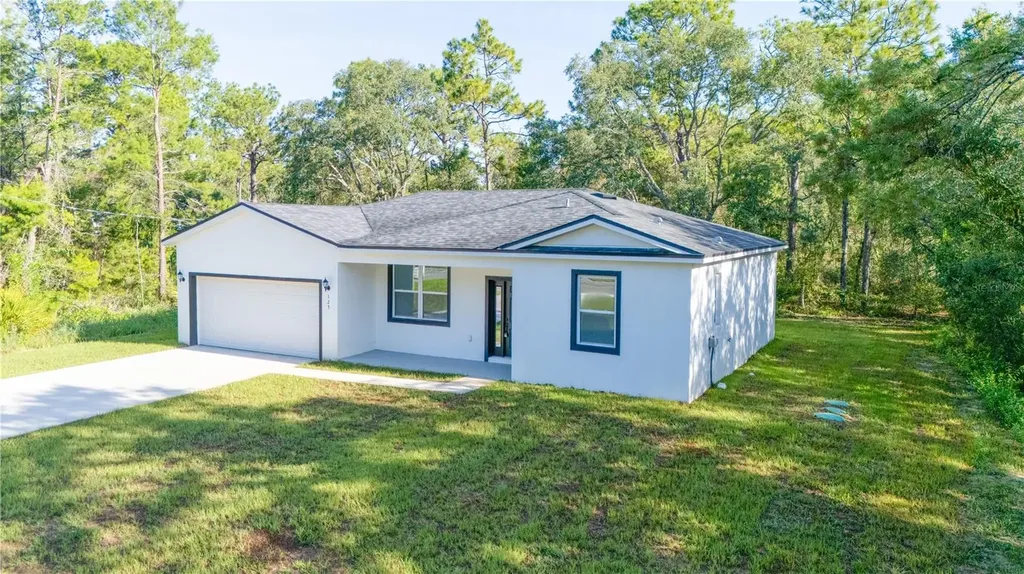 125 Fisher Way Ocklawaha FL 32179