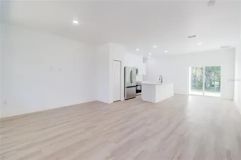 125 Fisher Way Ocklawaha FL 32179