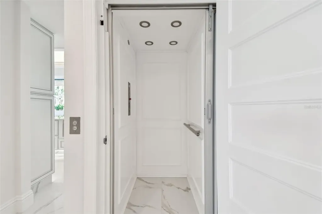 1560 Gulf Boulevard Clearwater Beach FL 33767