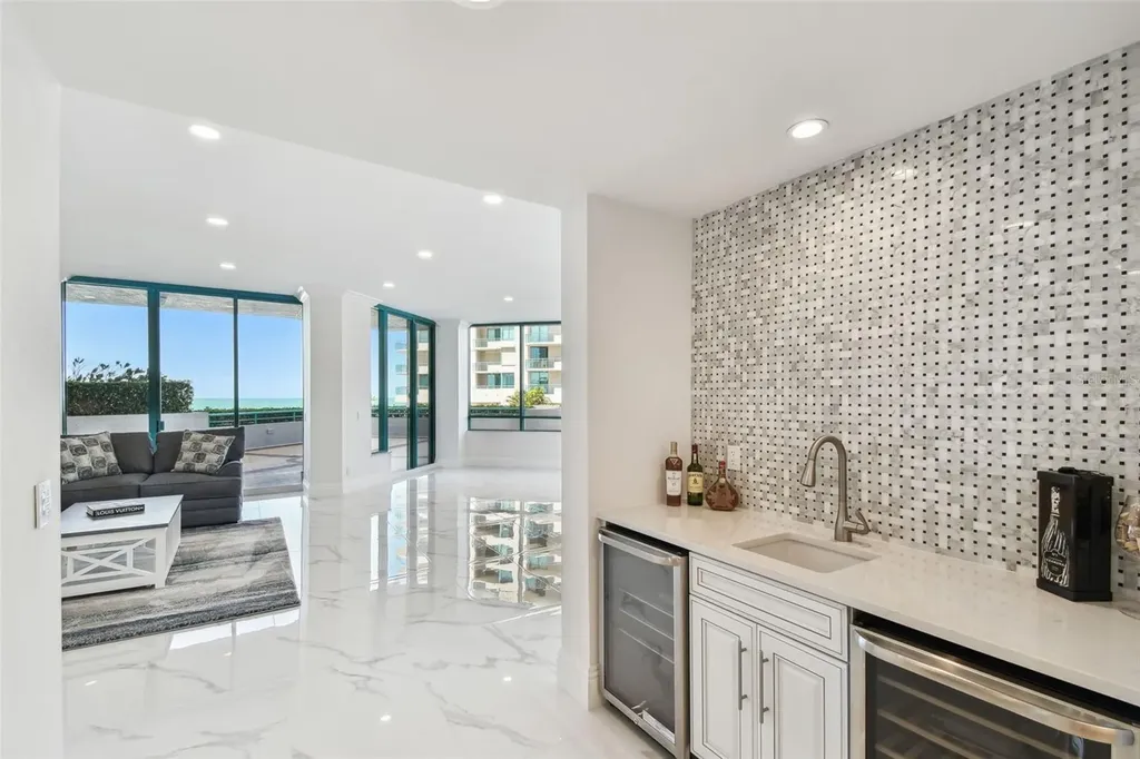 1560 Gulf Boulevard Clearwater Beach FL 33767