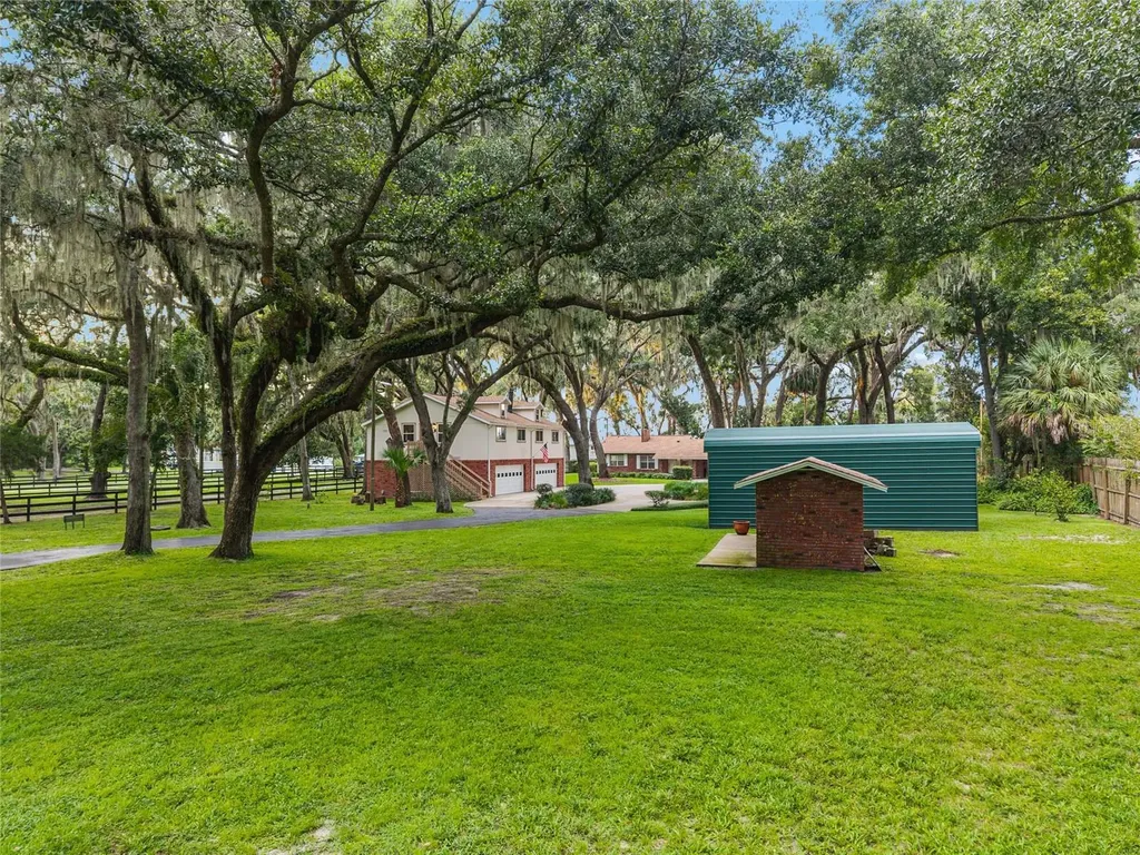10745 SE Sunset Harbor Road Summerfield FL 34491