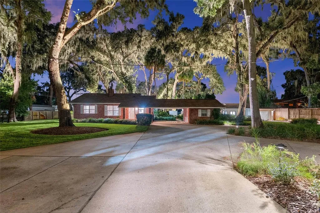 10745 SE Sunset Harbor Road Summerfield FL 34491