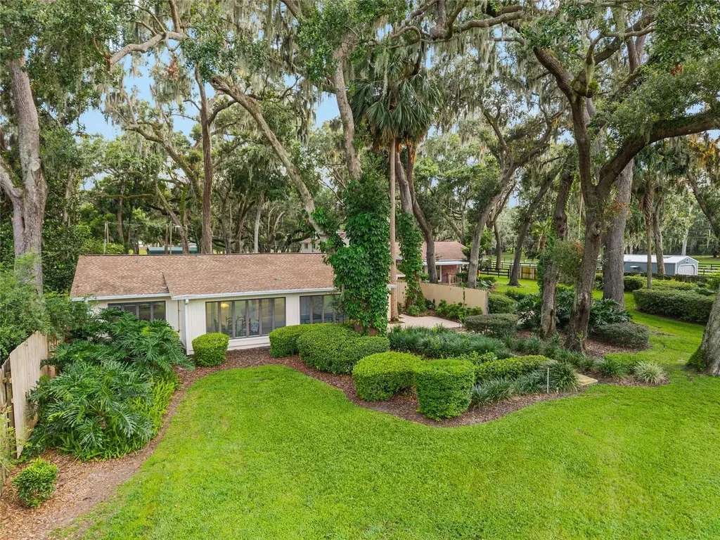 10745 SE Sunset Harbor Road Summerfield FL 34491