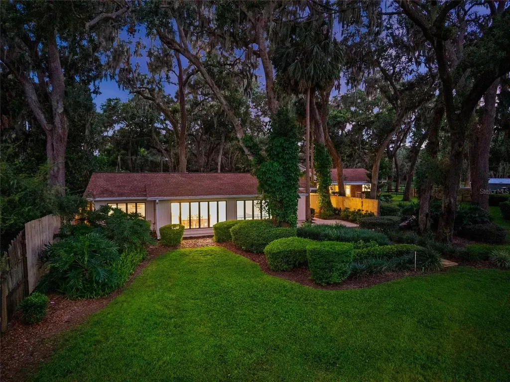 10745 SE Sunset Harbor Road Summerfield FL 34491