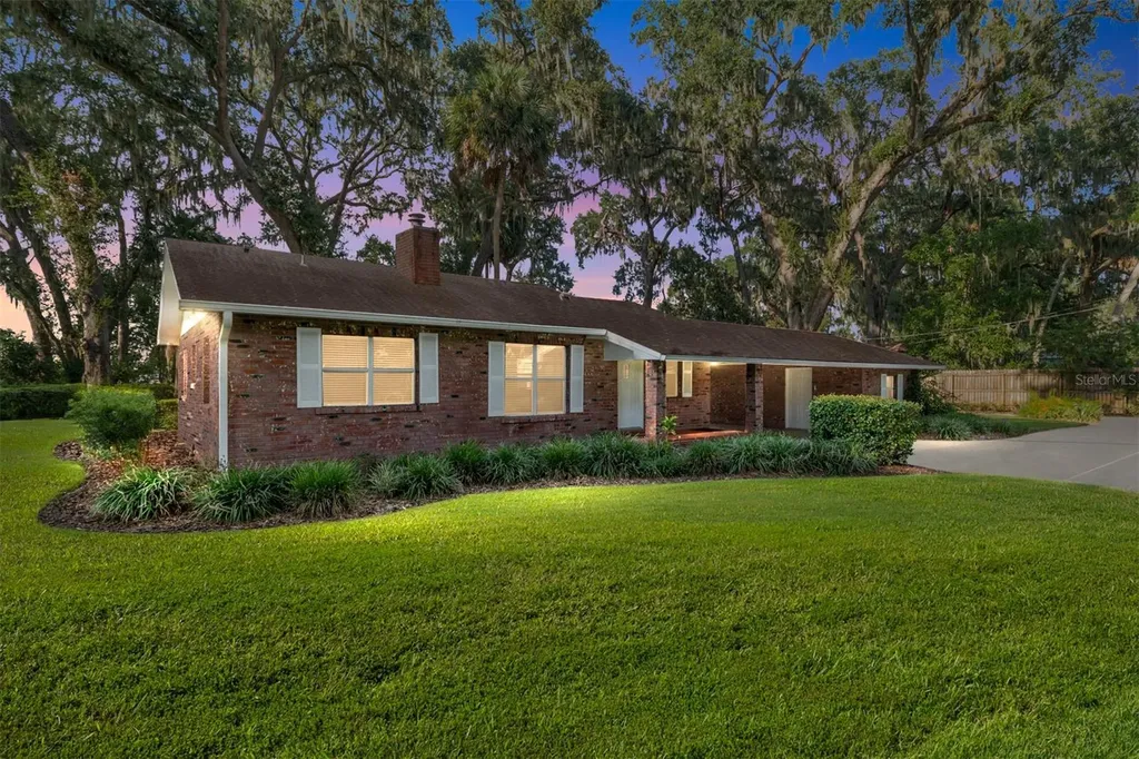 10745 SE Sunset Harbor Road Summerfield FL 34491