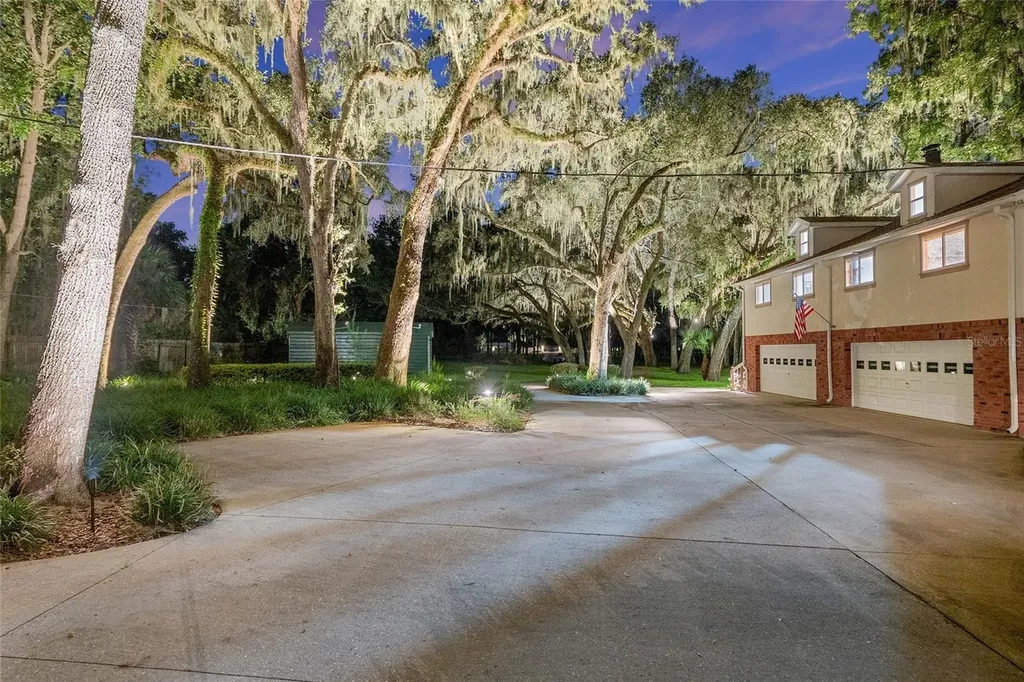 10745 SE Sunset Harbor Road Summerfield FL 34491