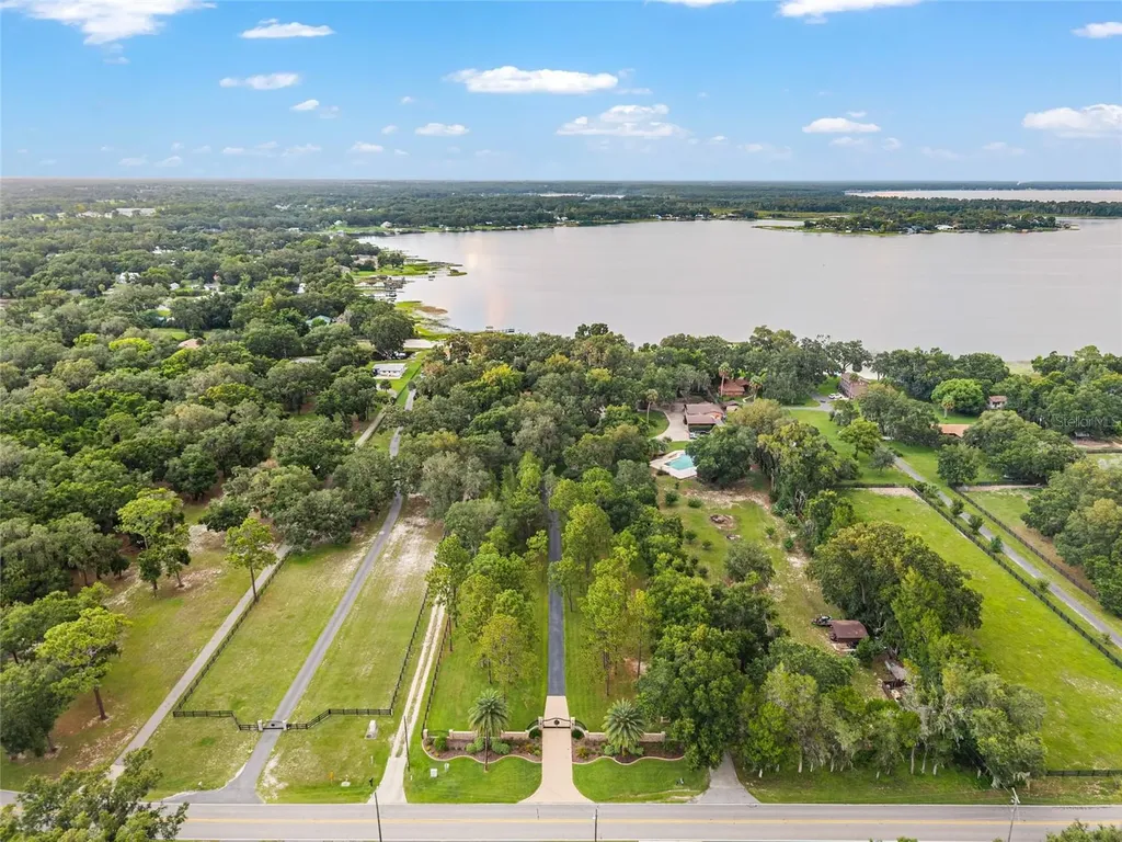 10745 SE Sunset Harbor Road Summerfield FL 34491