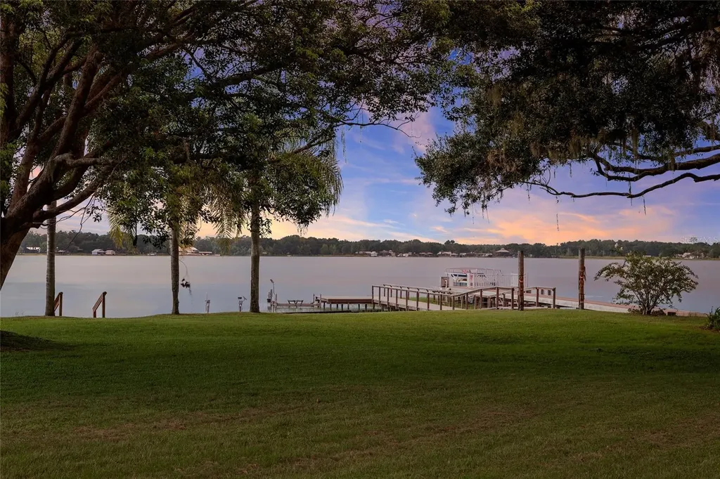 10745 SE Sunset Harbor Road Summerfield FL 34491