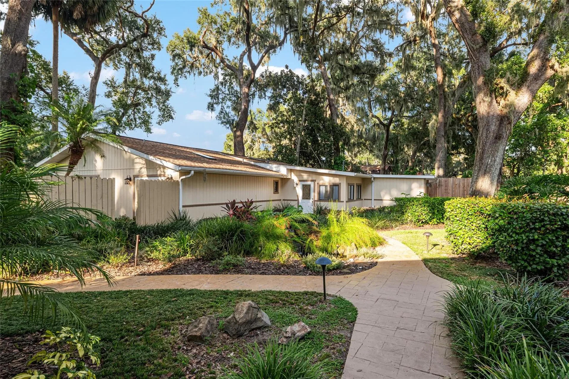 10745 SE Sunset Harbor Road Summerfield FL 34491