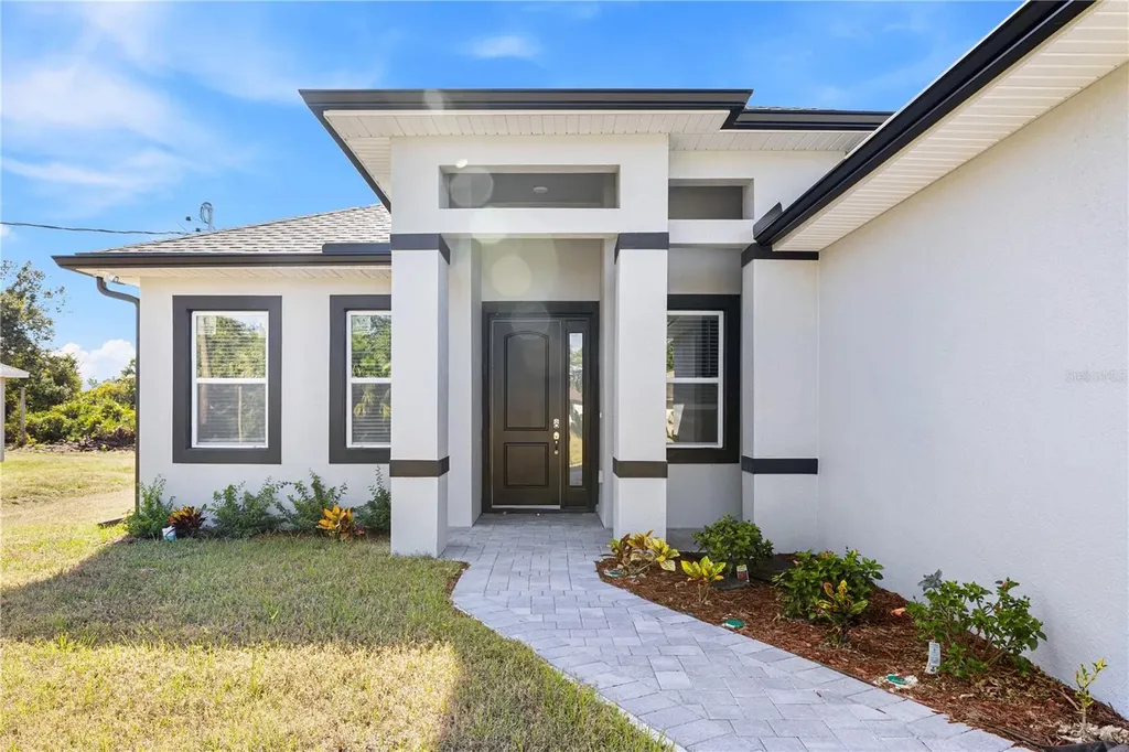 3057 Aliceville Road North Port FL 34288