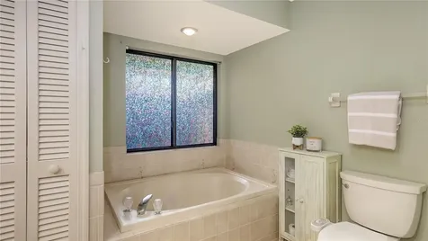 4453 Little John Trail Sarasota FL 34232