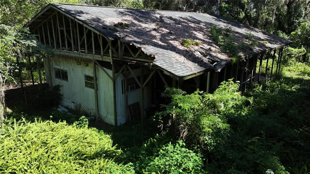 9278 Cr 734 Center Hill FL 33514