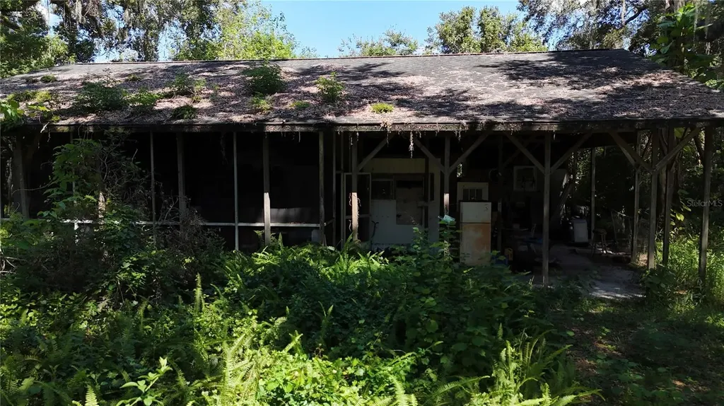 9278 Cr 734 Center Hill FL 33514