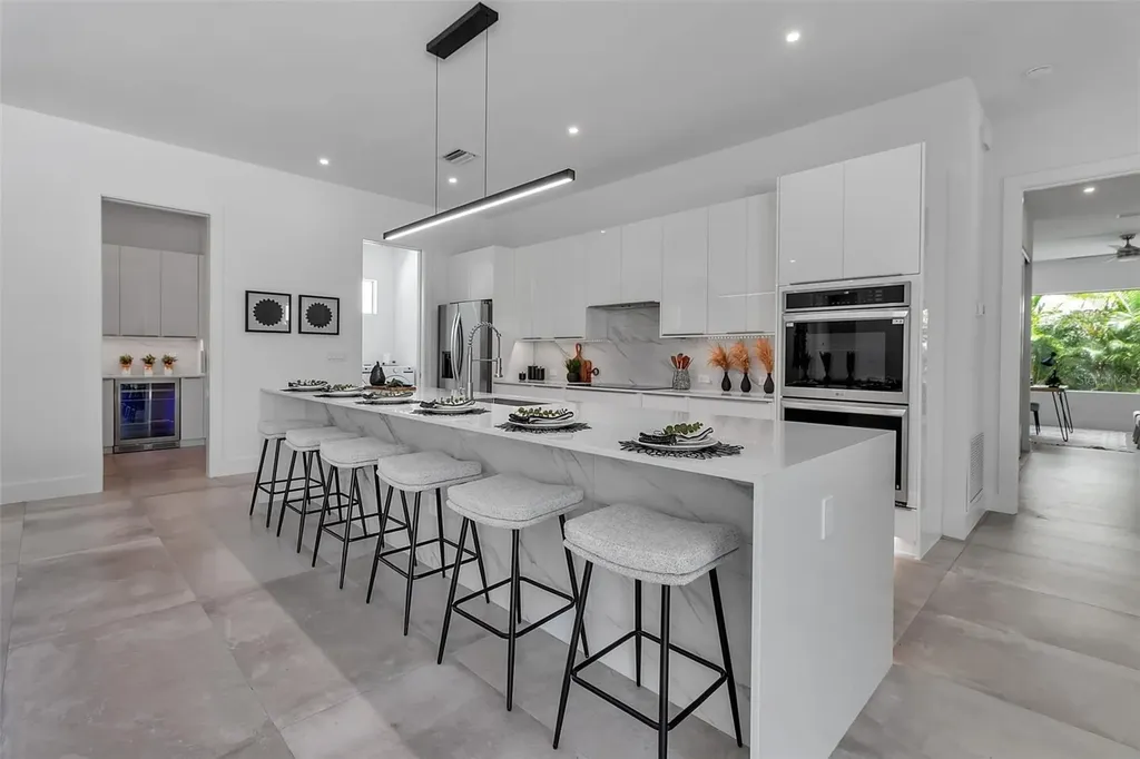 2534 Grove Street Sarasota FL 34239