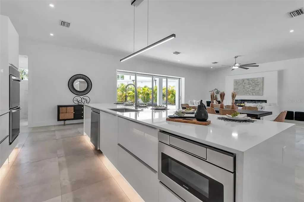 2534 Grove Street Sarasota FL 34239