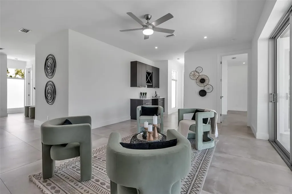 2534 Grove Street Sarasota FL 34239
