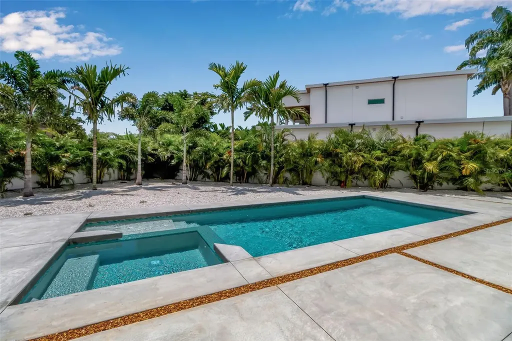 2534 Grove Street Sarasota FL 34239
