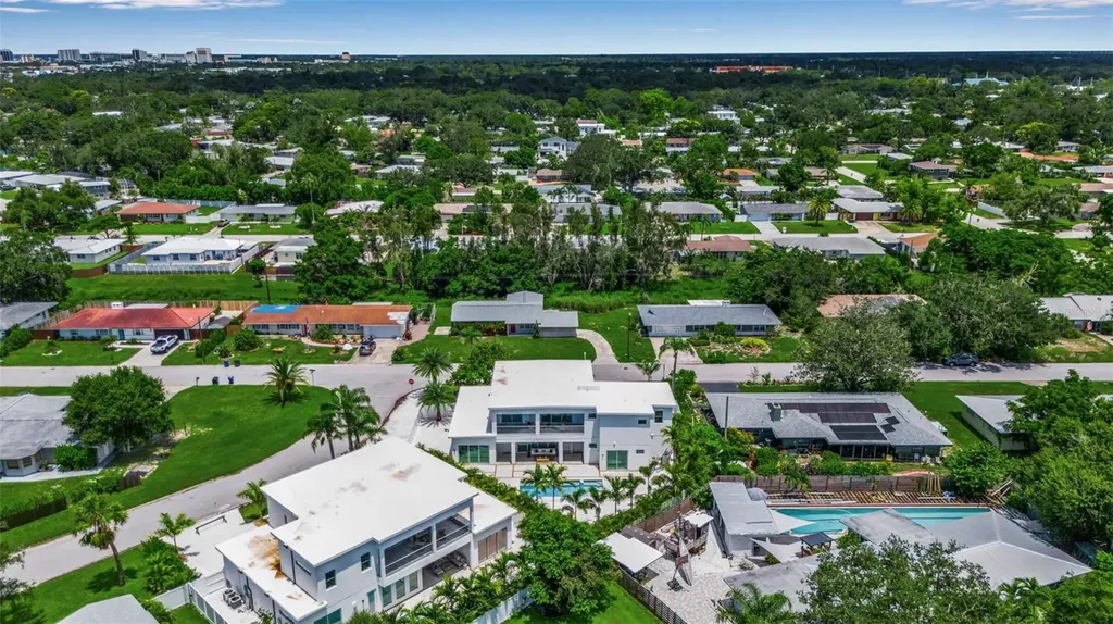 2534 Grove Street Sarasota FL 34239