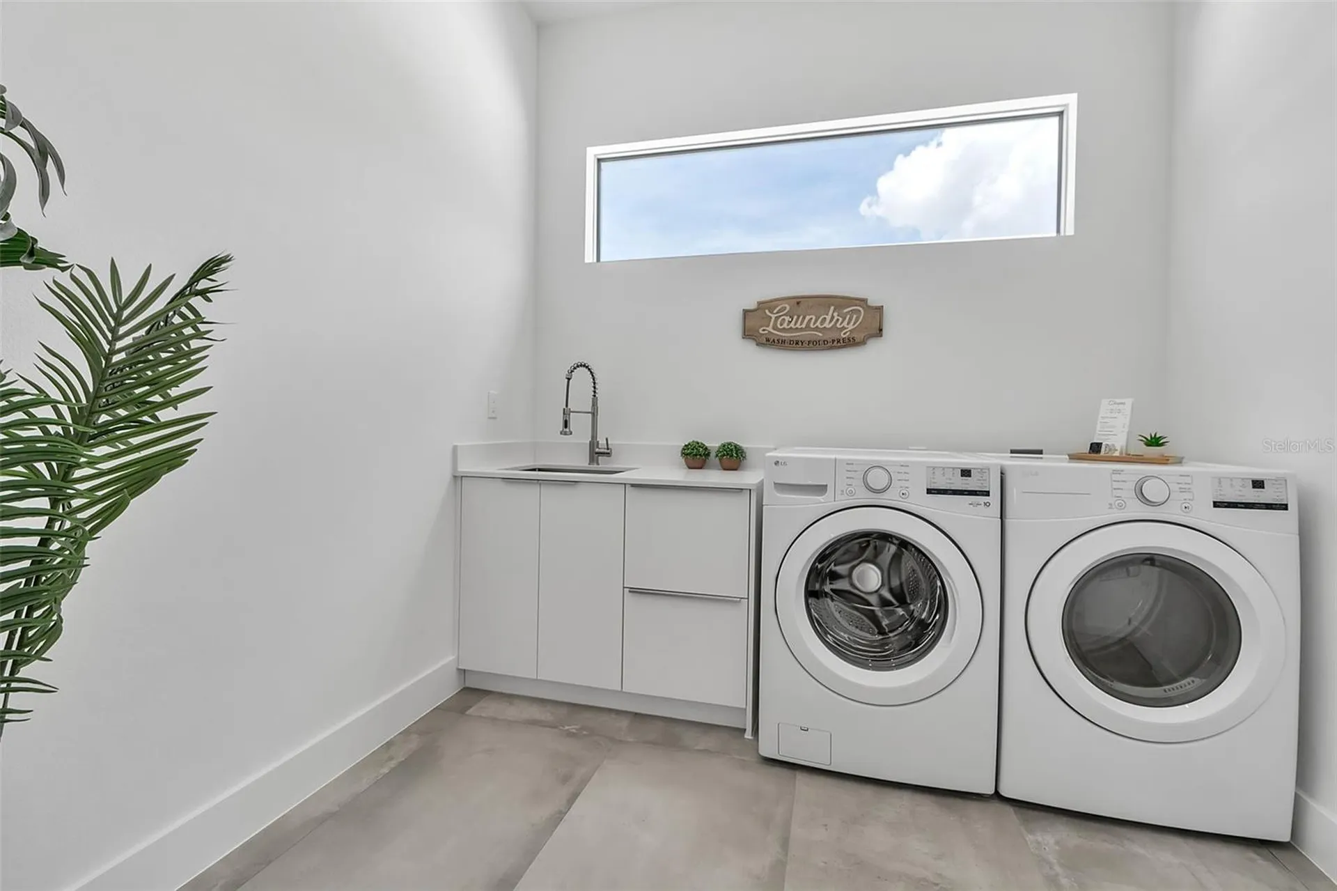 2534 Grove Street Sarasota FL 34239