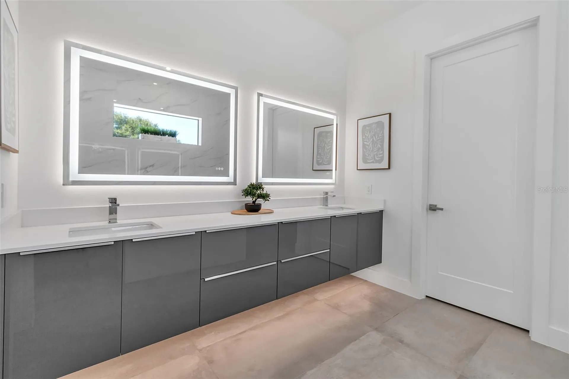 2534 Grove Street Sarasota FL 34239