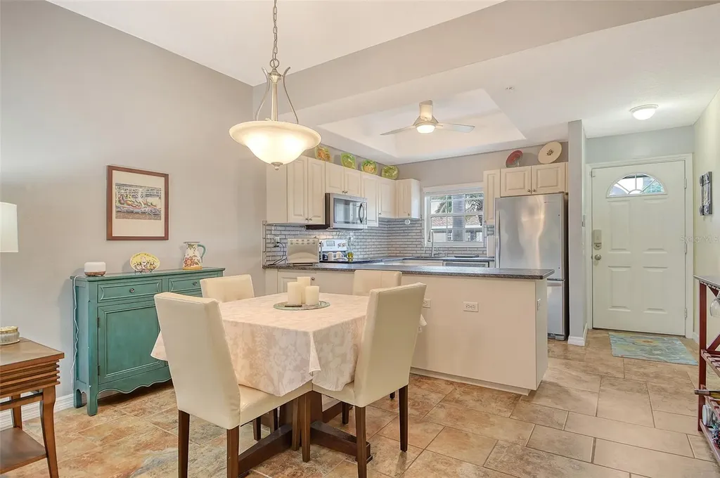 4235 Castlebridge Lane Sarasota FL 34238