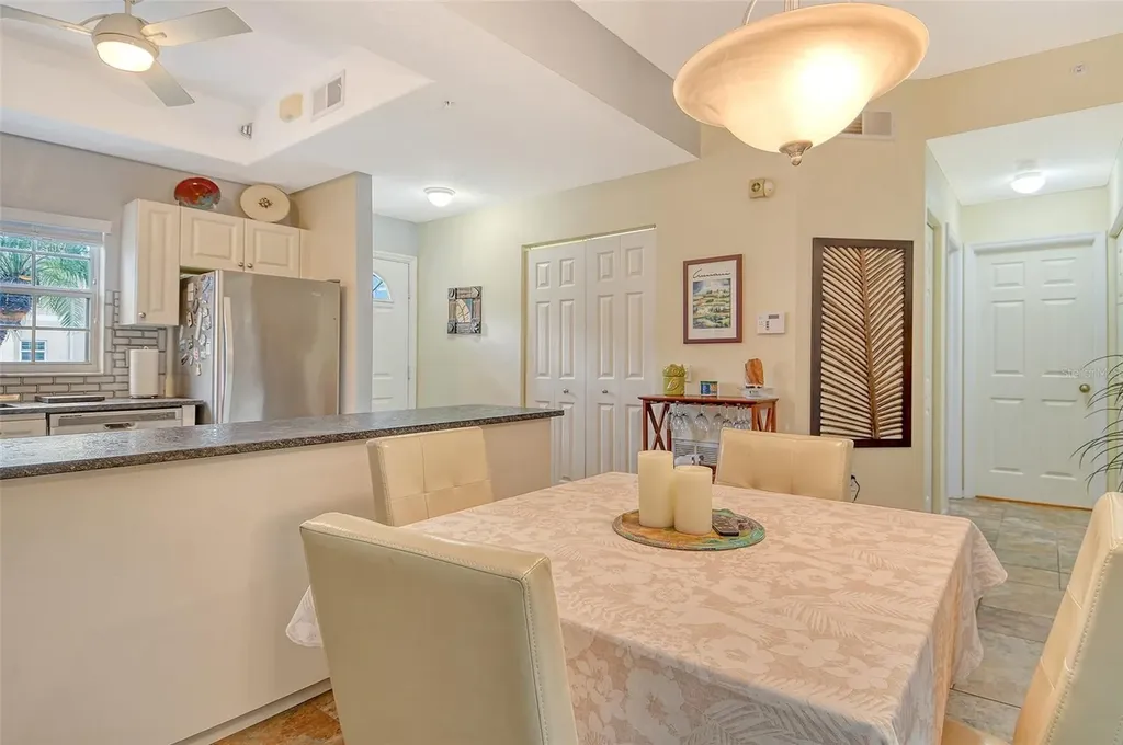 4235 Castlebridge Lane Sarasota FL 34238