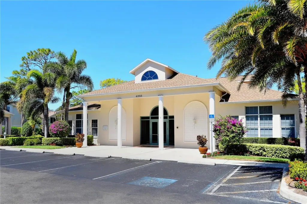 4235 Castlebridge Lane Sarasota FL 34238