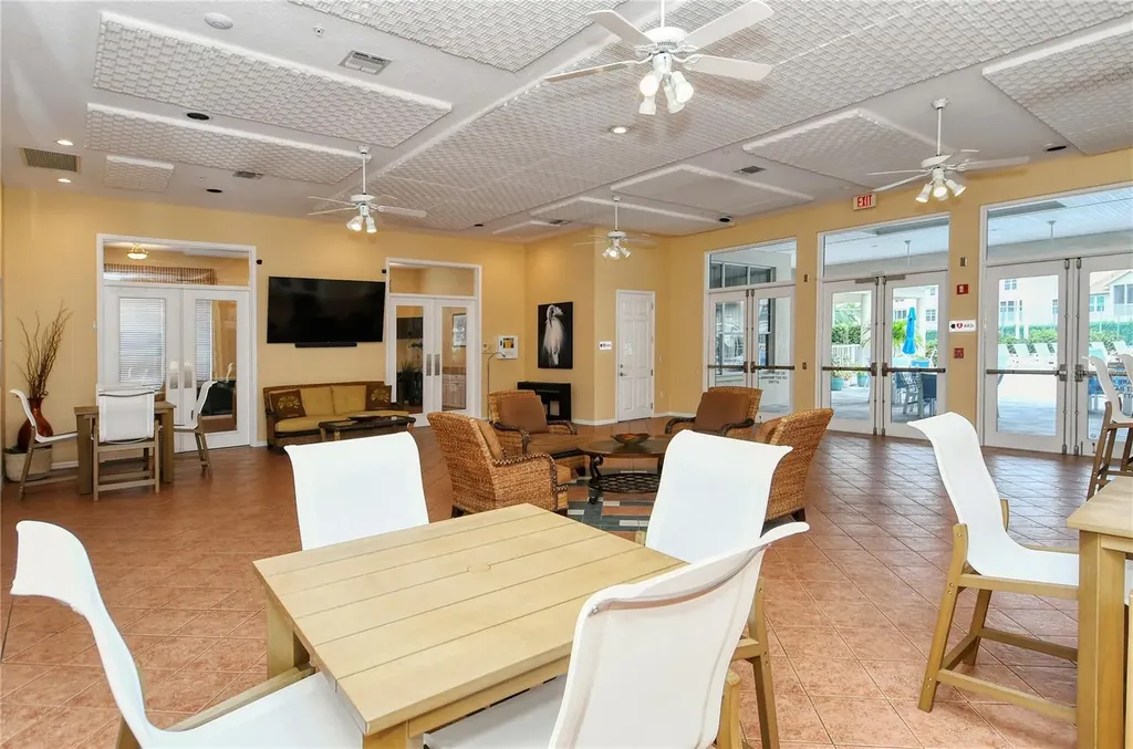 4235 Castlebridge Lane Sarasota FL 34238