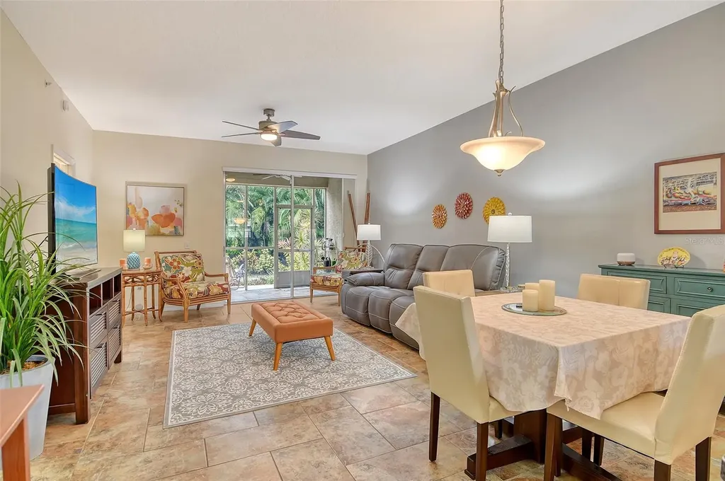 4235 Castlebridge Lane Sarasota FL 34238