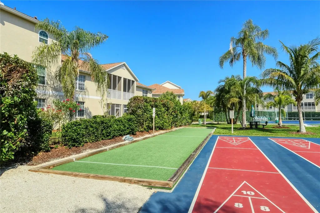 4235 Castlebridge Lane Sarasota FL 34238