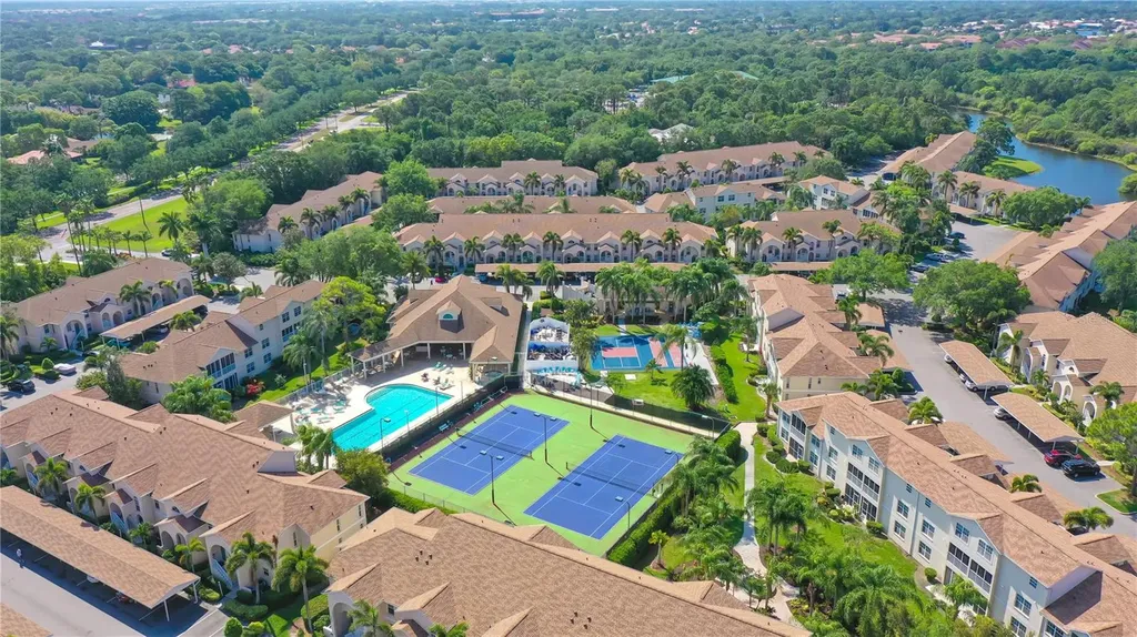 4235 Castlebridge Lane Sarasota FL 34238