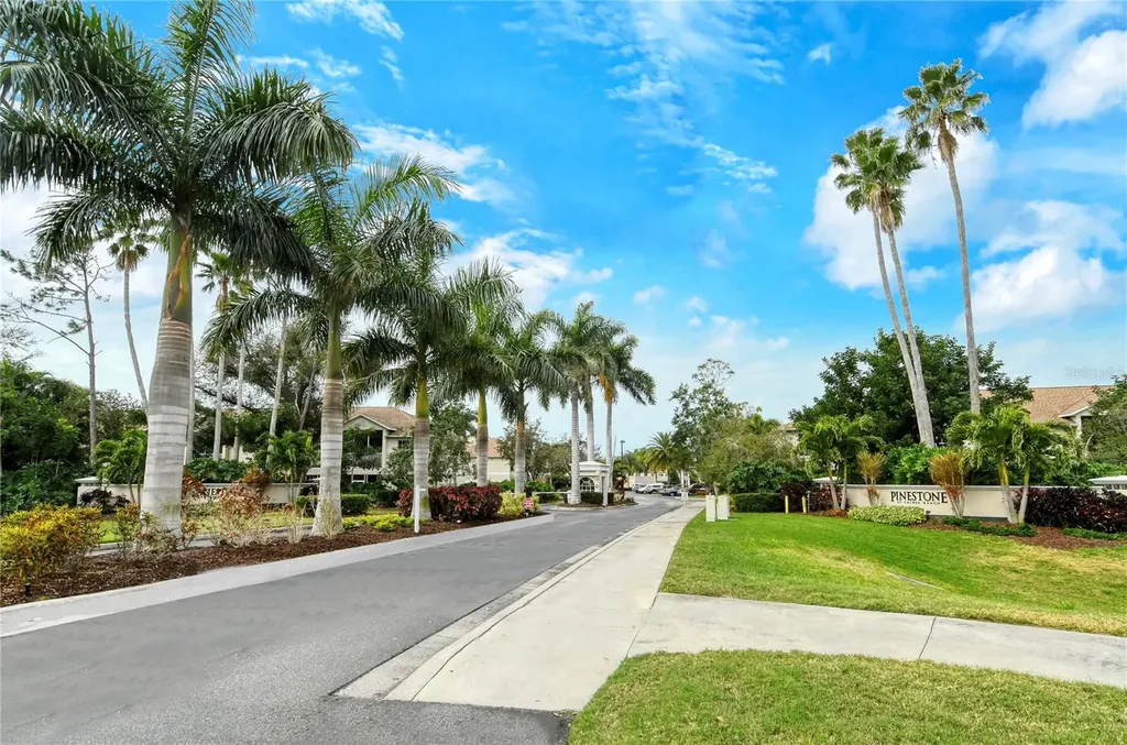 4235 Castlebridge Lane Sarasota FL 34238