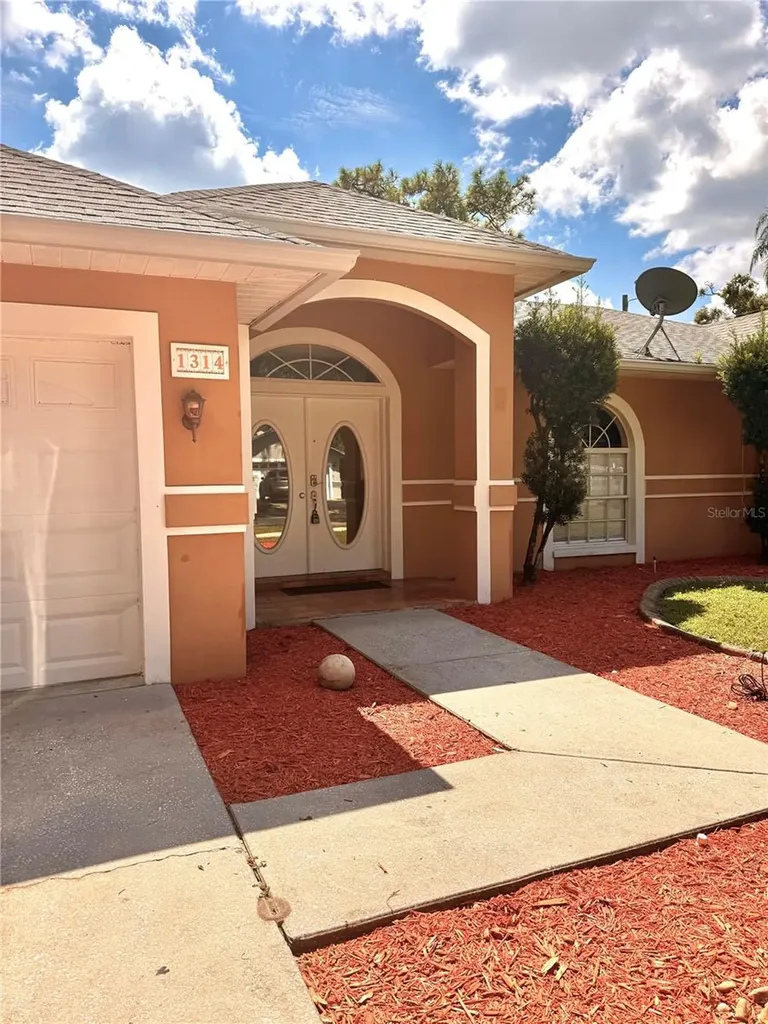 1314 W Carissa Court Tampa FL 33604
