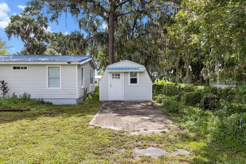 1955 Cr 439c Lake Panasoffkee FL 33538