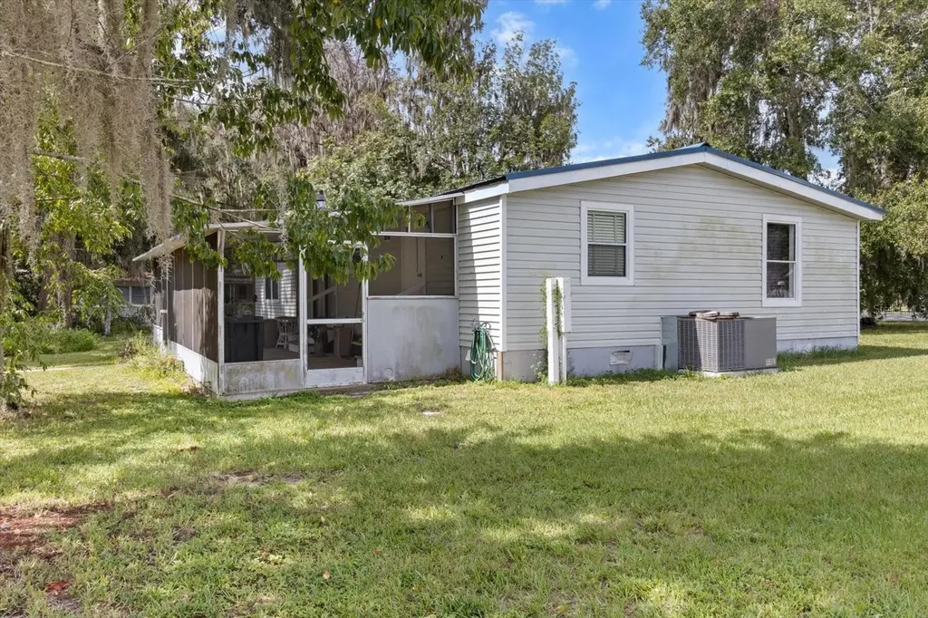 1955 Cr 439c Lake Panasoffkee FL 33538